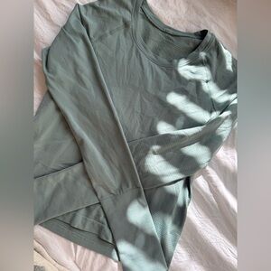 Lululemon Size 6 Swiftly Tech Long Sleeve Sage Green
